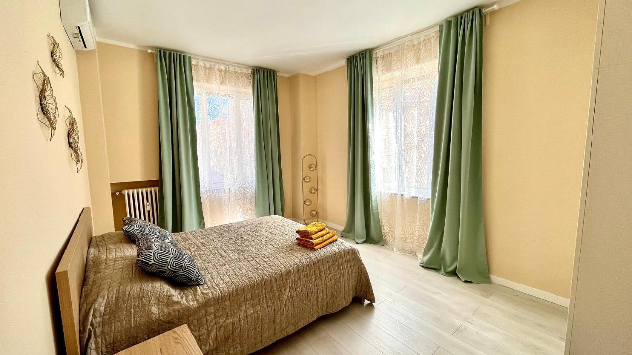 New Apartment, Near Metro Monte Grappa トリノ エクステリア 写真