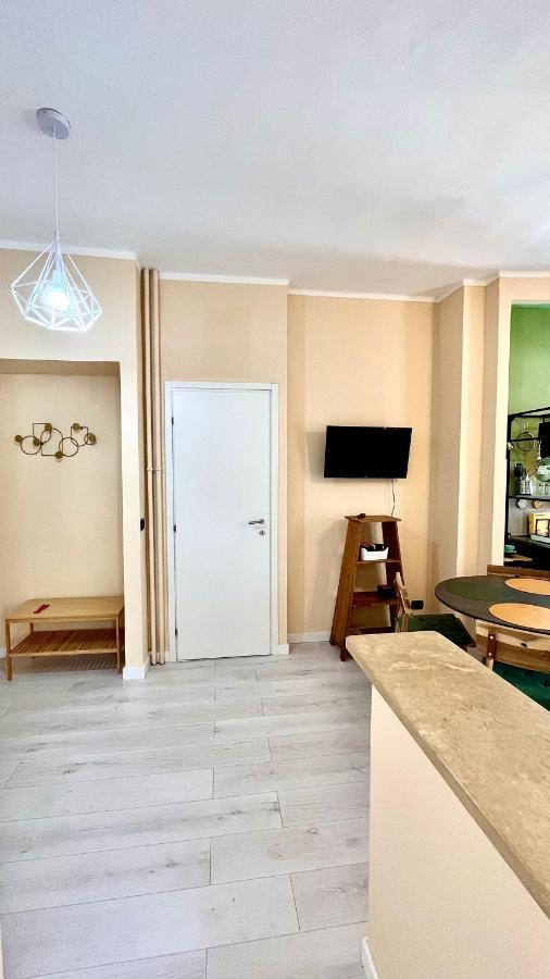 New Apartment, Near Metro Monte Grappa トリノ エクステリア 写真