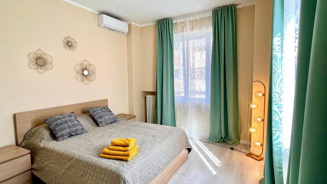 New Apartment, Near Metro Monte Grappa トリノ エクステリア 写真