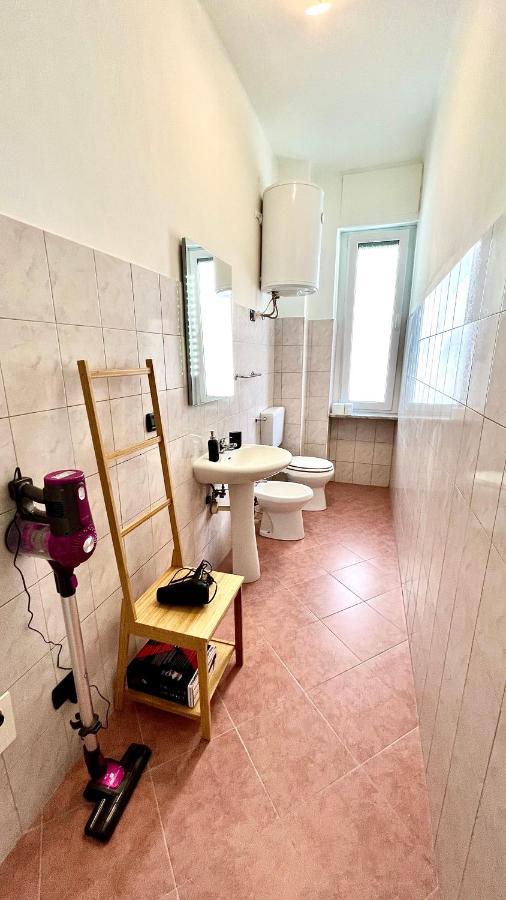 New Apartment, Near Metro Monte Grappa トリノ エクステリア 写真